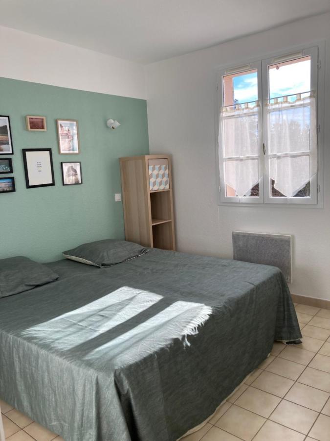 T2 Classe 2* Calme Au Coeur Du Village Provencale Gréoux-les-Bains Екстериор снимка