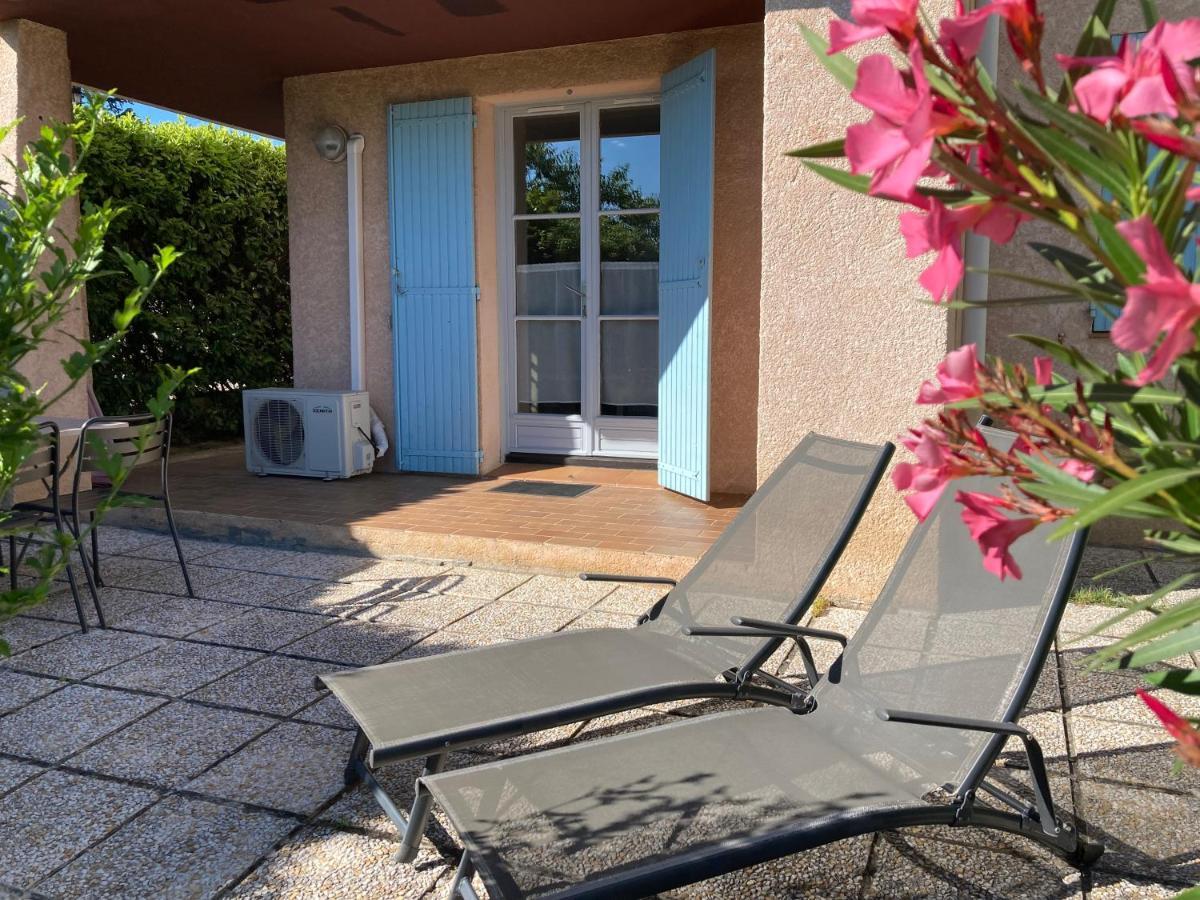 T2 Classe 2* Calme Au Coeur Du Village Provencale Gréoux-les-Bains Екстериор снимка