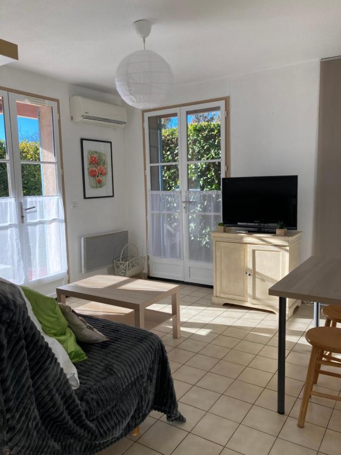 T2 Classe 2* Calme Au Coeur Du Village Provencale Gréoux-les-Bains Екстериор снимка