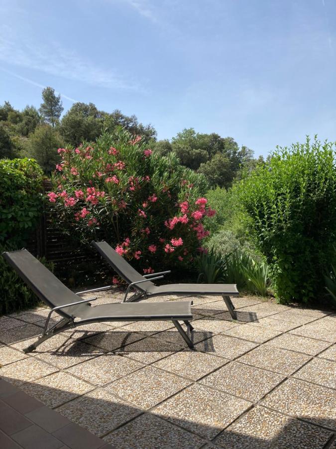 T2 Classe 2* Calme Au Coeur Du Village Provencale Gréoux-les-Bains Екстериор снимка