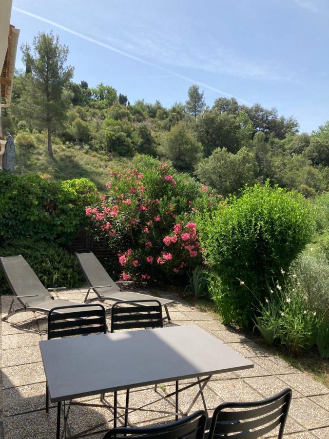 T2 Classe 2* Calme Au Coeur Du Village Provencale Gréoux-les-Bains Екстериор снимка